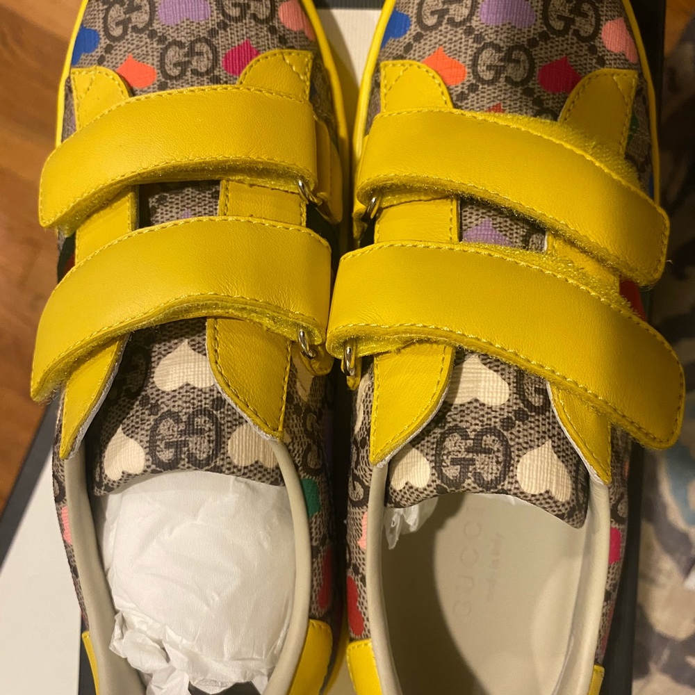 Gucci kids sneakers size 33